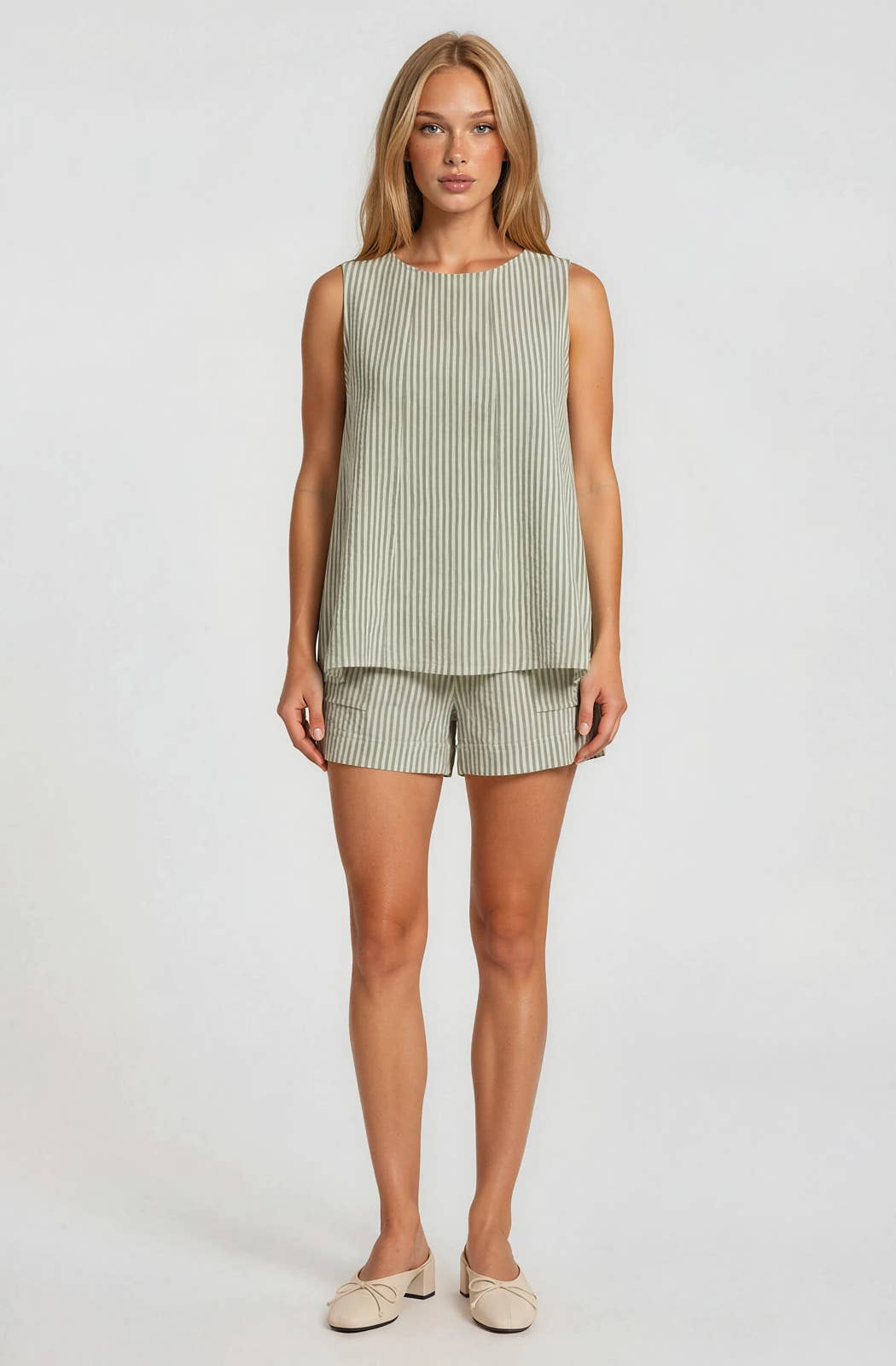 A LINE VERTICAL SEAM TOP & PATCH POCKET STRIPE SHORTS